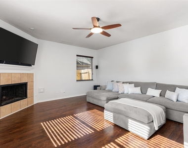 7419 Chathan Glen Lane - Photo Thumbnail 12