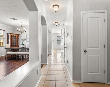 7419 Chathan Glen Lane - Photo Thumbnail 7