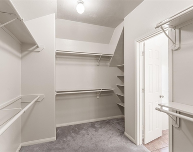 7419 Chathan Glen Lane - Photo Thumbnail 31