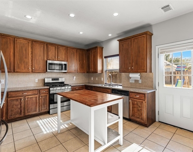 7419 Chathan Glen Lane - Photo Thumbnail 17