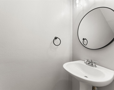 7419 Chathan Glen Lane - Photo Thumbnail 38