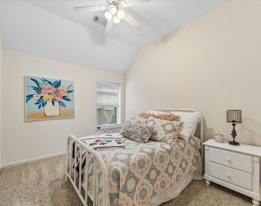 19910 Sternwood Manor Drive - Photo Thumbnail 7