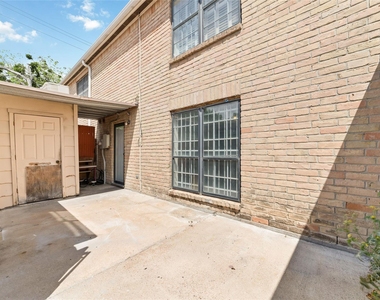 4022 Belle Park Drive - Photo Thumbnail 3