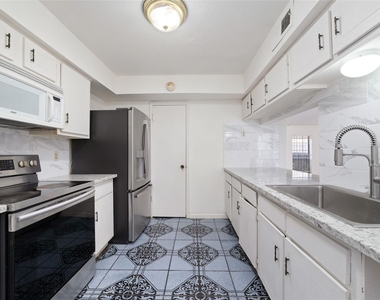 4022 Belle Park Drive - Photo Thumbnail 12