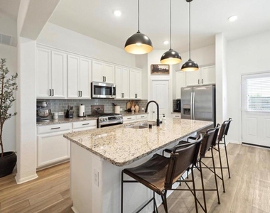 5310 Rue Dela Croix Drive - Photo Thumbnail 6