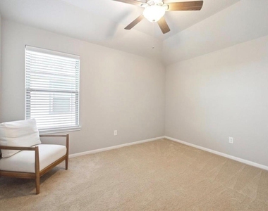 5310 Rue Dela Croix Drive - Photo Thumbnail 16