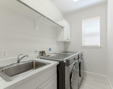 7 Stickley Court - Photo Thumbnail 18