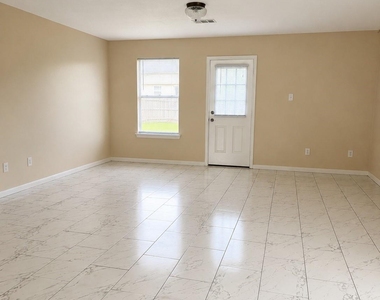 4863 Drew Forest Lane - Photo Thumbnail 2