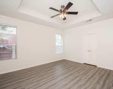 918 Tennyson Drive - Photo Thumbnail 15