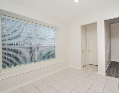 918 Tennyson Drive - Photo Thumbnail 12