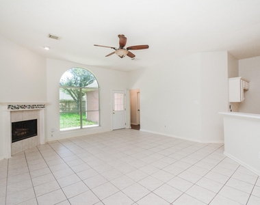 918 Tennyson Drive - Photo Thumbnail 6