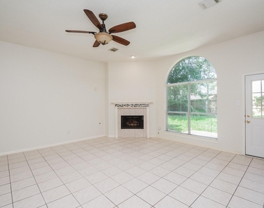 918 Tennyson Drive - Photo Thumbnail 7