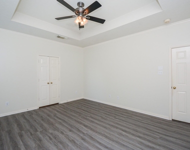 918 Tennyson Drive - Photo Thumbnail 22