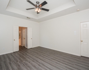 918 Tennyson Drive - Photo Thumbnail 23