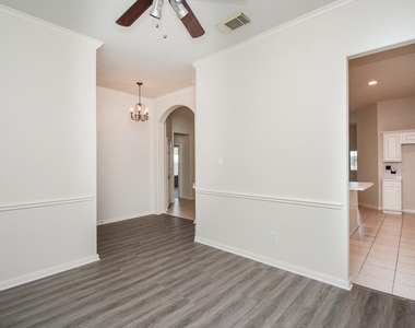 918 Tennyson Drive - Photo Thumbnail 4