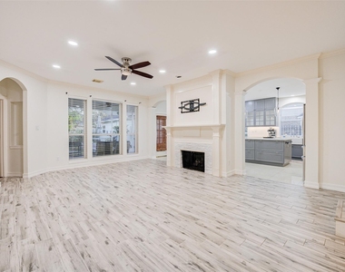 2027 Westshore Drive - Photo Thumbnail 16