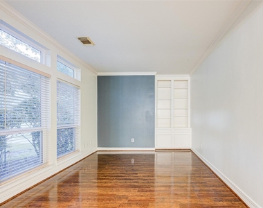 2027 Westshore Drive - Photo Thumbnail 7