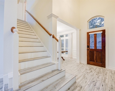 2027 Westshore Drive - Photo Thumbnail 13