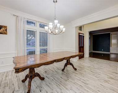 2027 Westshore Drive - Photo Thumbnail 10