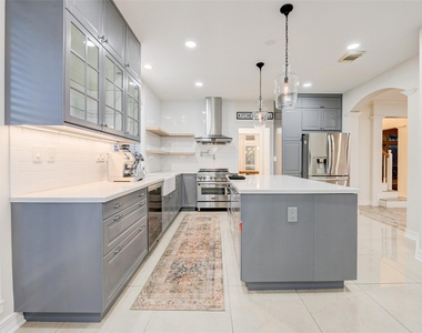 2027 Westshore Drive - Photo Thumbnail 21