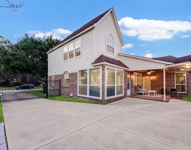2027 Westshore Drive - Photo Thumbnail 44