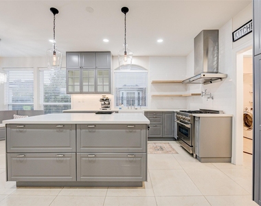 2027 Westshore Drive - Photo Thumbnail 22