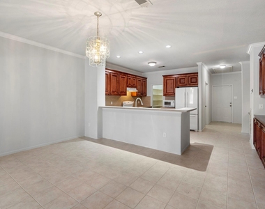 1310 E James Street - Photo Thumbnail 3