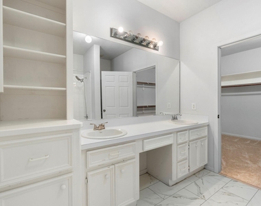 1310 E James Street - Photo Thumbnail 11