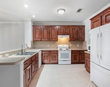 1310 E James Street - Photo Thumbnail 6