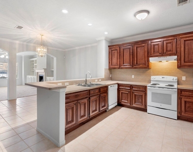 1310 E James Street - Photo Thumbnail 5