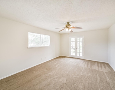 1011 Baltic Lane - Photo Thumbnail 32