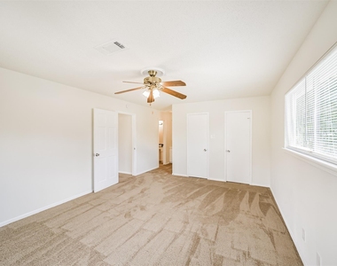 1011 Baltic Lane - Photo Thumbnail 33