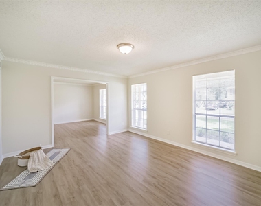 1011 Baltic Lane - Photo Thumbnail 18