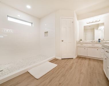 1011 Baltic Lane - Photo Thumbnail 27