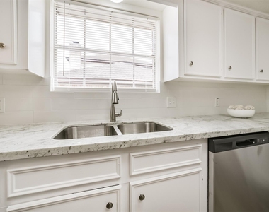 1011 Baltic Lane - Photo Thumbnail 13