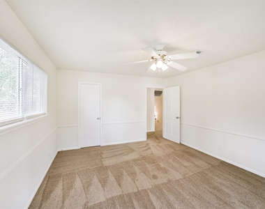 1011 Baltic Lane - Photo Thumbnail 38