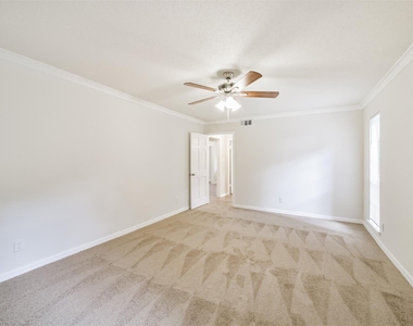 1011 Baltic Lane - Photo Thumbnail 24