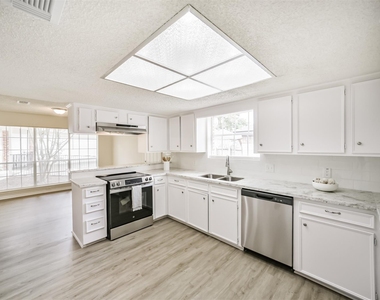 1011 Baltic Lane - Photo Thumbnail 10