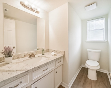 1011 Baltic Lane - Photo Thumbnail 29
