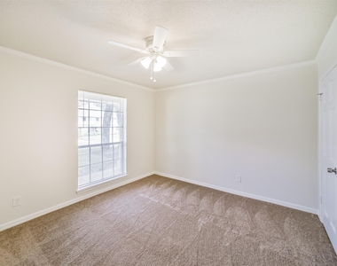 1011 Baltic Lane - Photo Thumbnail 19