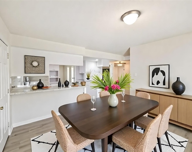 1011 Baltic Lane - Photo Thumbnail 6