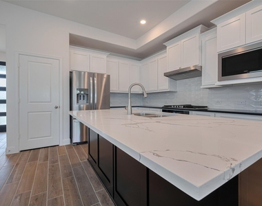 4206 Colony Lane - Photo Thumbnail 29