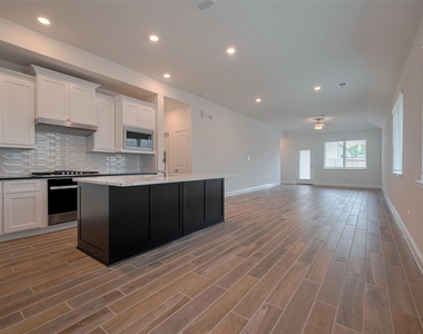 4206 Colony Lane - Photo Thumbnail 40
