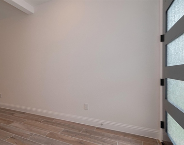 4206 Colony Lane - Photo Thumbnail 36