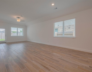 4206 Colony Lane - Photo Thumbnail 37