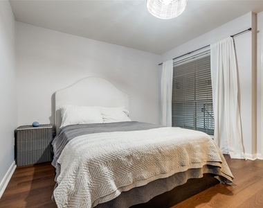 3231 Allen Parkway - Photo Thumbnail 9