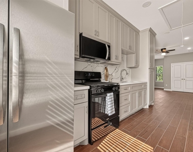 8321 Coma Street - Photo Thumbnail 8