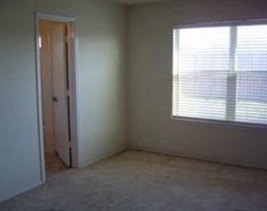 10430 Deer Branch - Photo Thumbnail 4