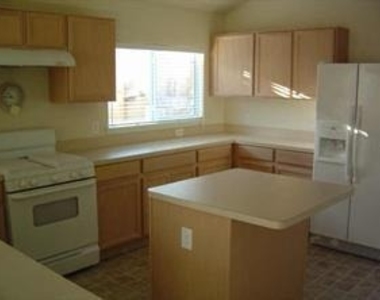 10430 Deer Branch - Photo Thumbnail 5