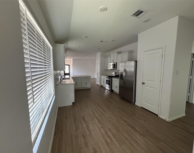 1739 Sahara Drive - Photo Thumbnail 6